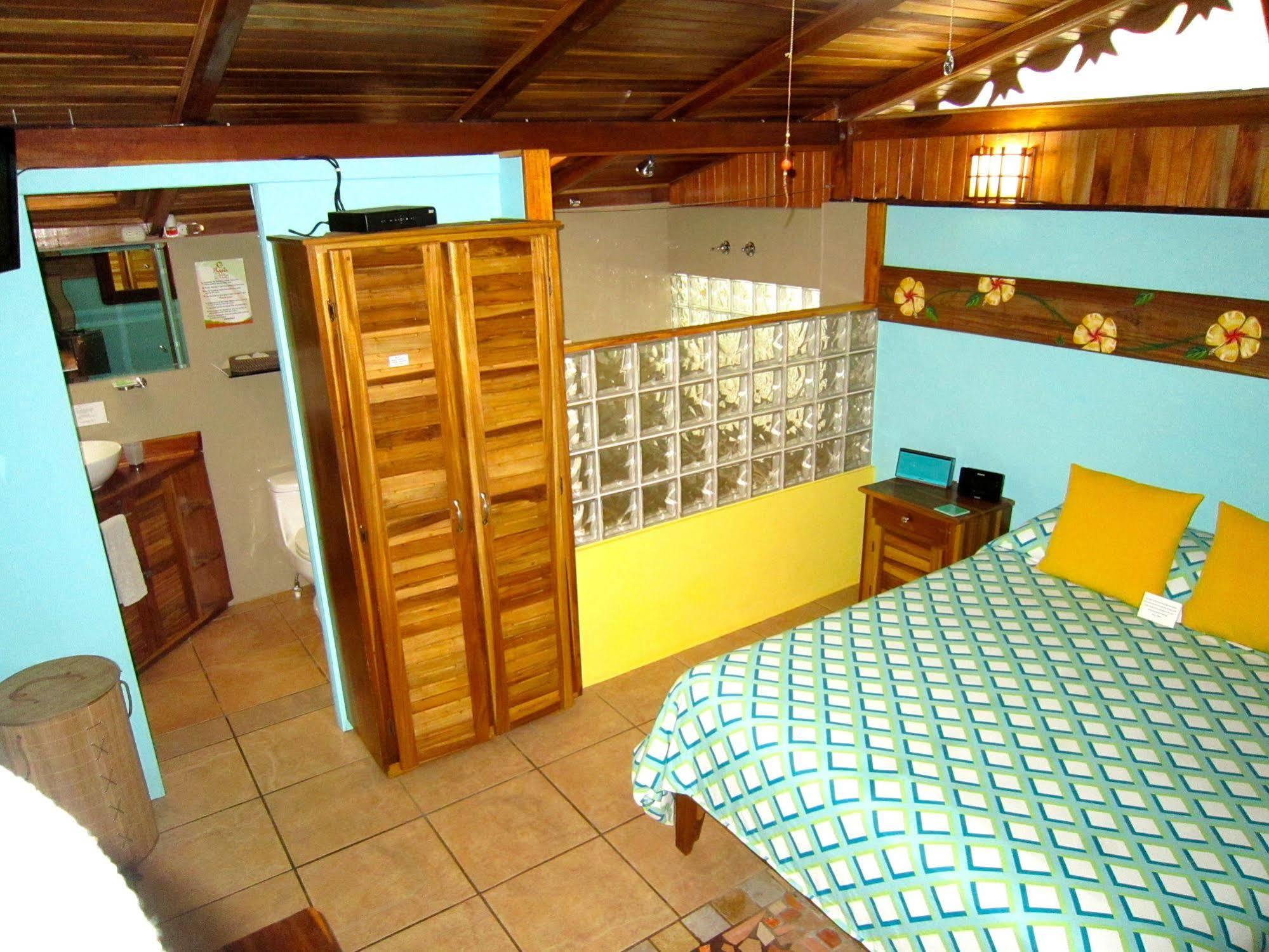 Physis Caribbean Bed & Breakfast Puerto Viejo de Talamanca Екстериор снимка
