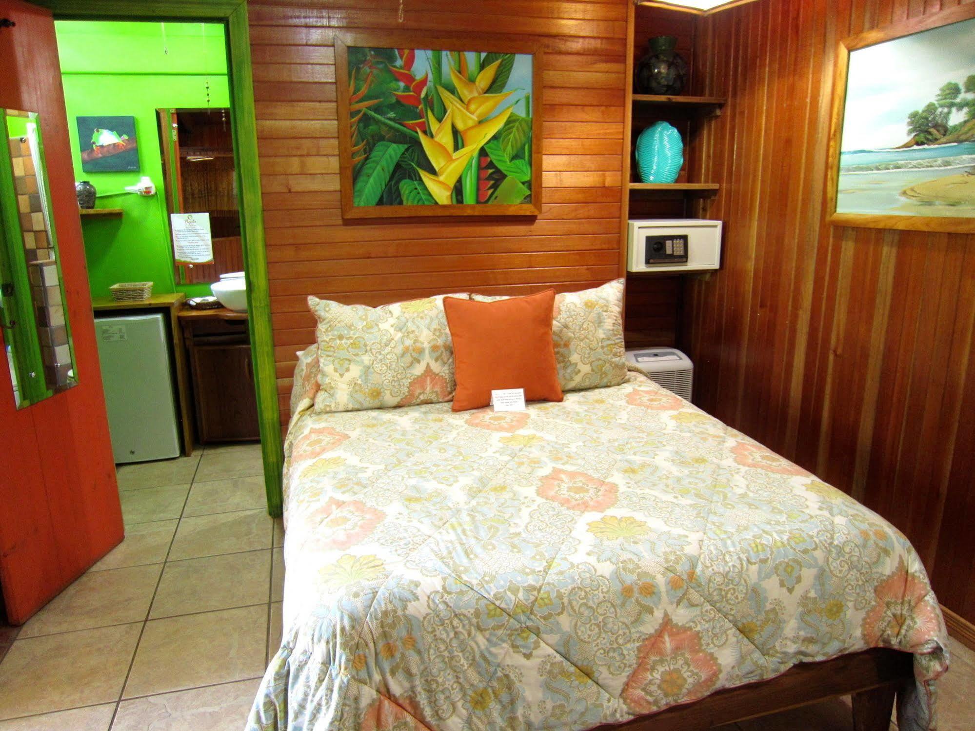 Physis Caribbean Bed & Breakfast Puerto Viejo de Talamanca Екстериор снимка