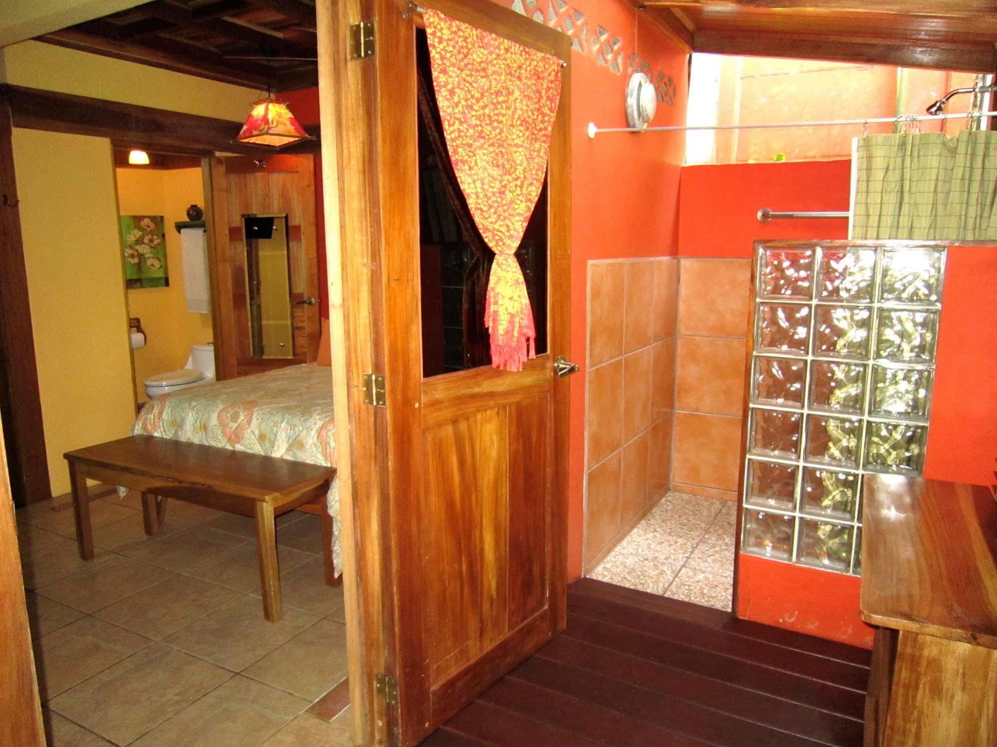 Physis Caribbean Bed & Breakfast Puerto Viejo de Talamanca Екстериор снимка
