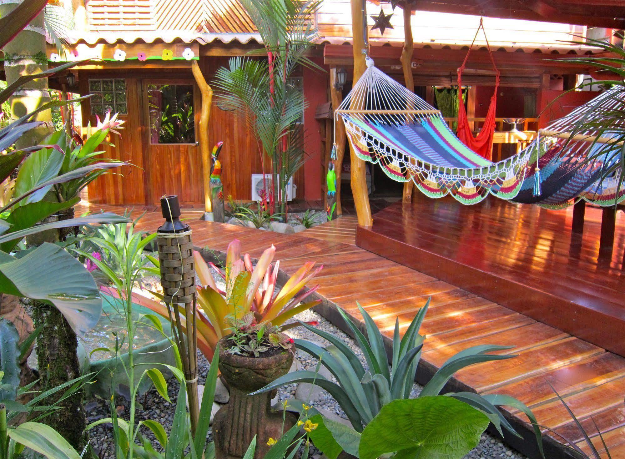 Physis Caribbean Bed & Breakfast Puerto Viejo de Talamanca Екстериор снимка