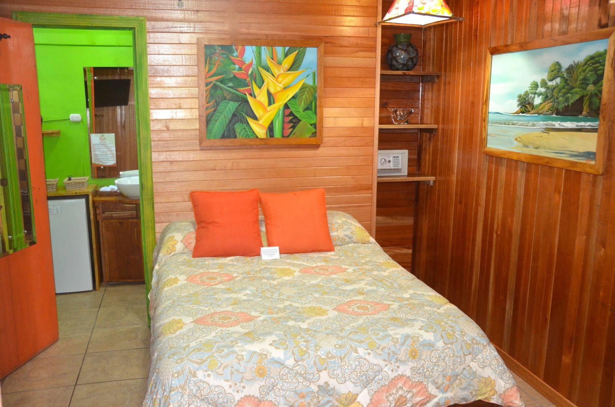 Physis Caribbean Bed & Breakfast Puerto Viejo de Talamanca Екстериор снимка