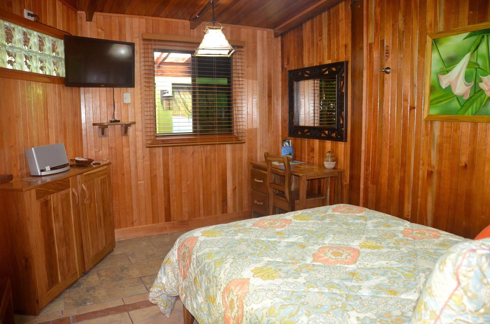 Physis Caribbean Bed & Breakfast Puerto Viejo de Talamanca Екстериор снимка